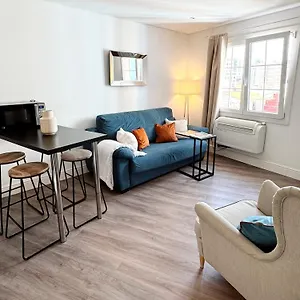 Deluxe Centre Two Bedroom - Grand House Gibraltar