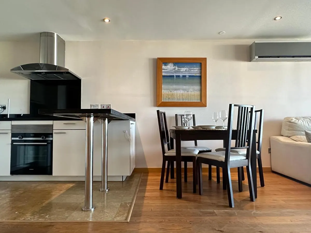Apartment Ocean Village Resort - Parking, Central, Marina Views, Pools, Jacuzzi Gibraltar